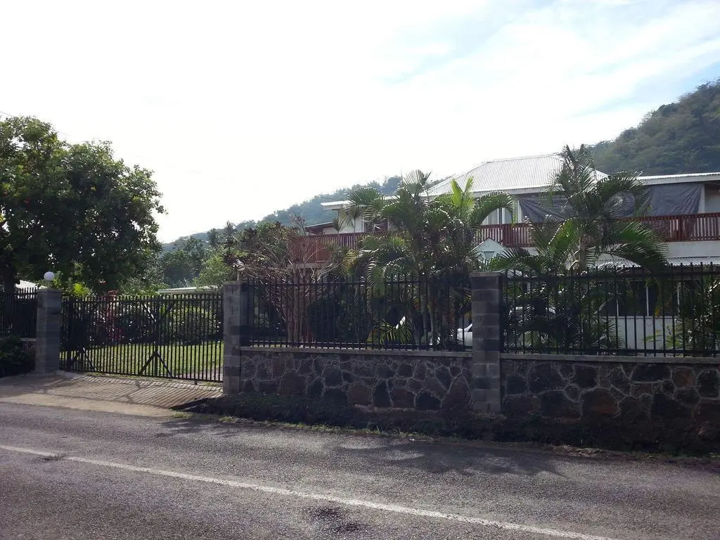 Apia Inn exterior and entrance on Moamoa Road